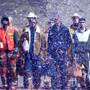 Kreasi Busana Pharrell Williams dalam Ajang Men’s Fashion Week di Paris