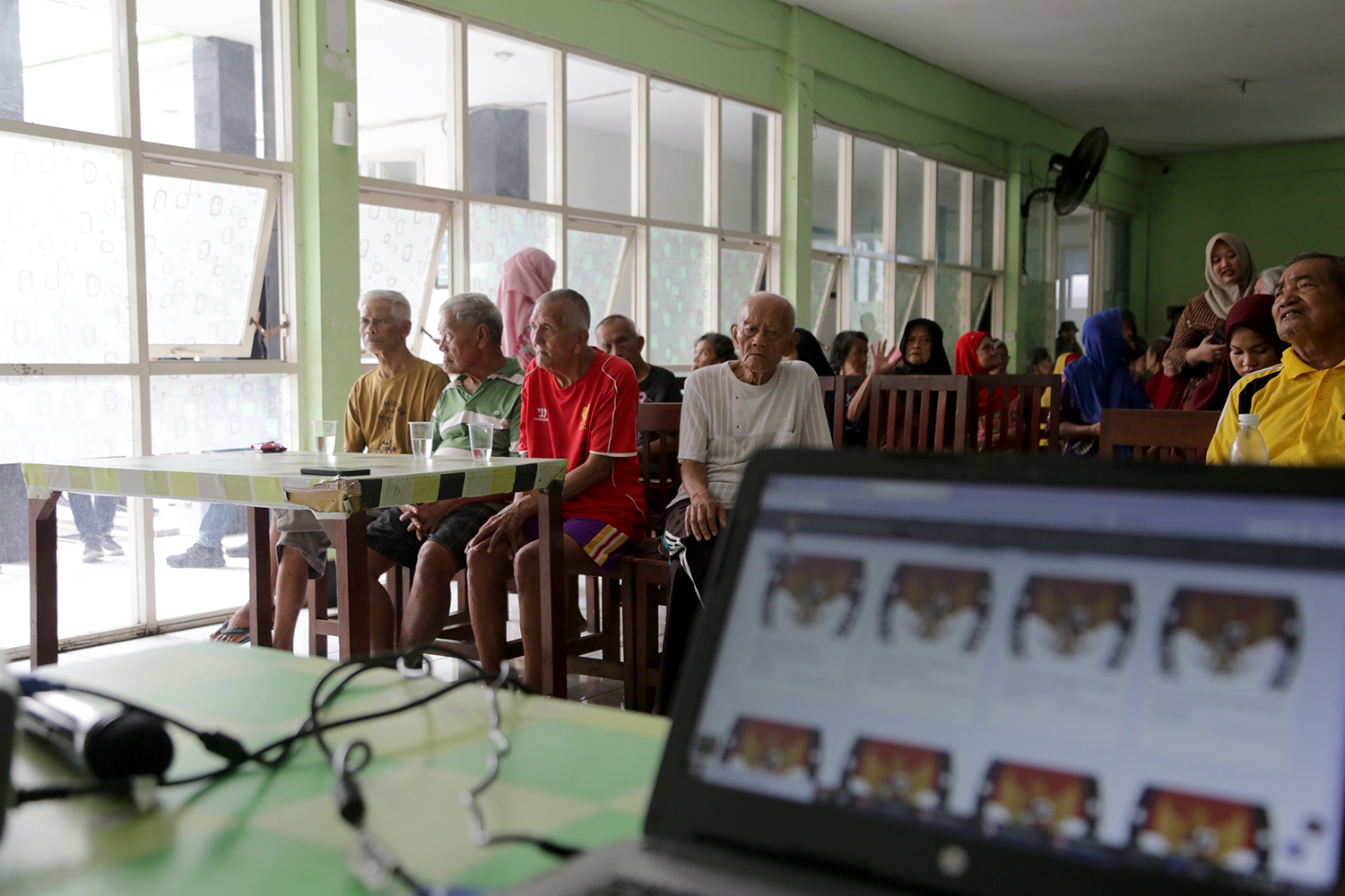 Lansia Penghuni Griya Werdha Jambangan Ikuti Sosialisasi Pemilu 2024