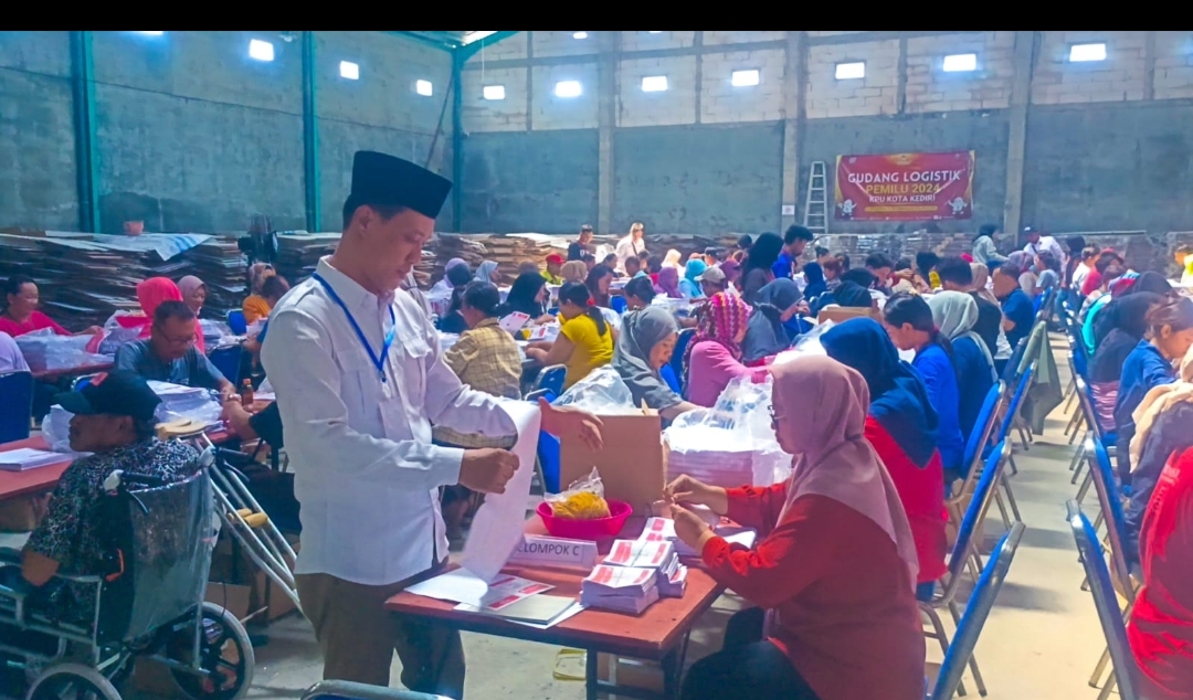 Pelipatan Surat Suara Pemilu KPU Kota Kediri Libatkan Ratusan Warga
