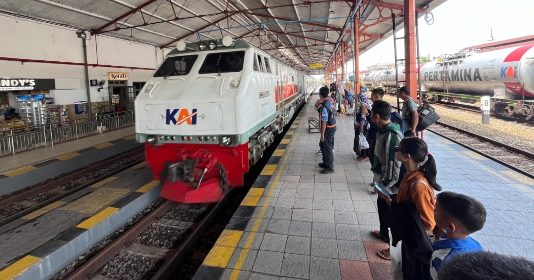 Imbas Kecelakaan Kereta Api di Cicalengka, Kedatangan KA Jarak Jauh dari Bandung Terlambat