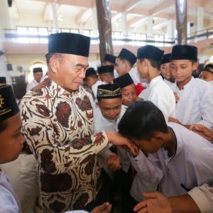 Menko Muhadjir: Selain Ilmu Akherat, Santri Harus Kuasai Sains dan Teknologi