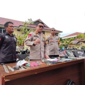 Polresta Palu Tangkap 17 Kelompok Geng Motor dan Ratusan BB Diamankan Polresta Palu Tangkap 17 Kelompok Geng Motor dan Ratusan BB Diamankan