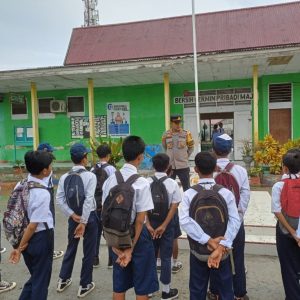 Polsek Palu Barat Sosialisasikan Dampak Negatif Geng Motor pada Pelajar Polsek Palu Barat Sosialisasikan Dampak Negatif Geng Motor pada Pelajar