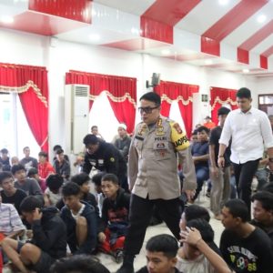 83 pelajar yang diduga geng motor dipulangkan dengan syarat 83 pelajar yang diduga geng motor dipulangkan dengan syarat