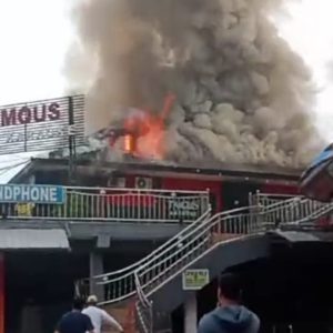 Diduga Korsleting Listrik, Tempat Hiburan Malam di Madiun Terbakar Diduga Korsleting Listrik, Tempat Hiburan Malam di Madiun Terbakar
