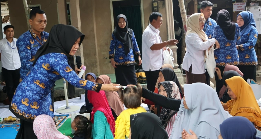 Bupati Ikfina Ajak Warga KPM Jaga Kebersihan Makanan di Musim Lalat