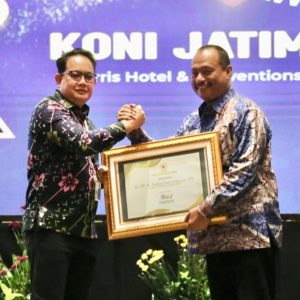 Di KONI Jatim Award 2023, Sekdaprov Adhy Dorong Penguatan Industri Olahraga yang Berdampak di Jatim