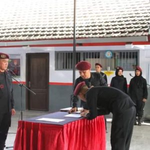 Pegawai Lapas Banyuwangi Komitmen Bersama Tanda Tangani Pakta Integritas