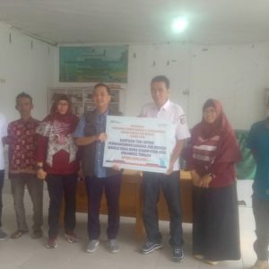 Perum Bulog Berikan Bantuan Peduli Air Bersih ke Desa Bora
