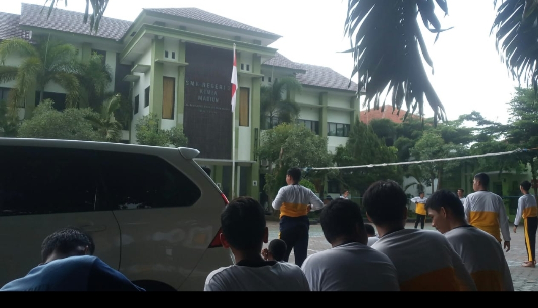 SMKN 3 Kota Madiun Bangga Pasarkan Hasil Produk Sendiri