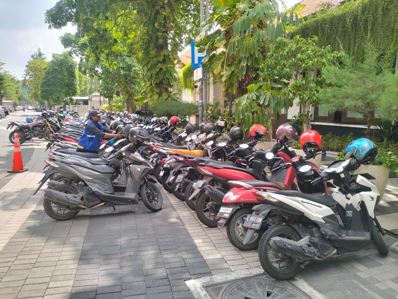 Dishub Surabaya Optimalkan Pembayaran Parkir via QRIS dan Voucher