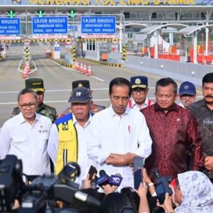 Presiden Jokowi Sudah Tetapkan Kenaikan Gaji ASN, TNI dan Polri Presiden Jokowi Sudah Tetapkan Kenaikan Gaji ASN, TNI dan Polri