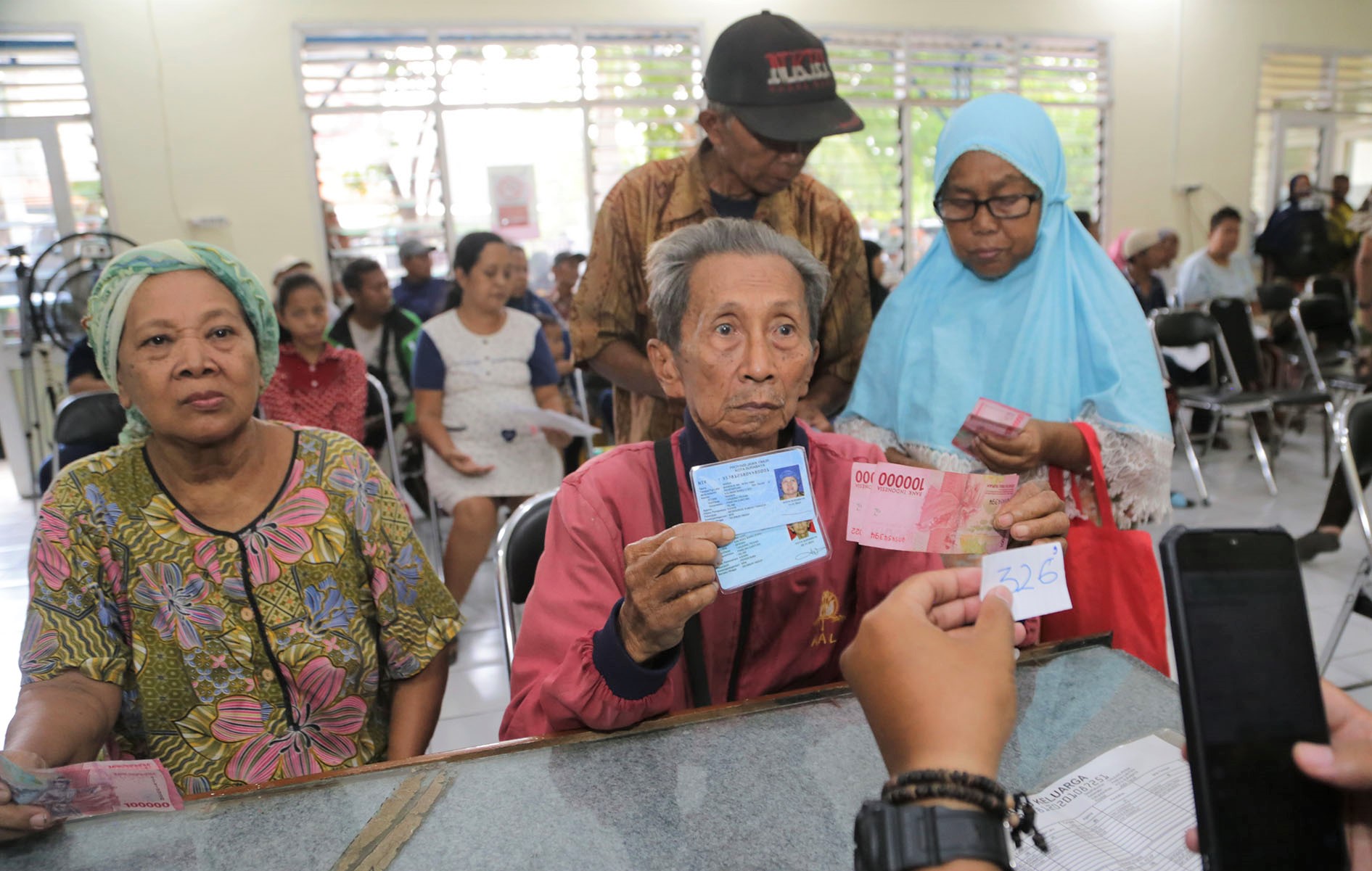 Tahun 2024, BLT Permakanan di Surabaya Sasar 8.310 Warga 