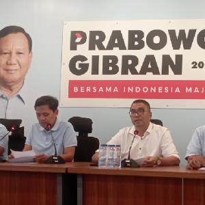 Wakil Ketua TKN Habiburohman: Tak Pernah Gunakan Beras Bulog untuk Kepentingan Politik Wakil Ketua TKN Habiburohman: Tak Pernah Gunakan Beras Bulog untuk Kepentingan Politik