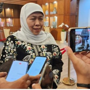 Khofifah Indar Parawansa Siap Keliling Menangkan Prabowo-Gibran Khofifah Indar Parawansa Siap Keliling Menangkan Prabowo-Gibran