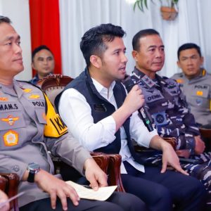 Wagub Emil Lapor ke Pemerintah Pusat Malam Tahun Baru di Jatim Aman