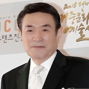 Aktor Ikonik Namkoong Won Meninggal pada Usia 90 Tahun Aktor Ikonik Namkoong Won Meninggal pada Usia 90 Tahun