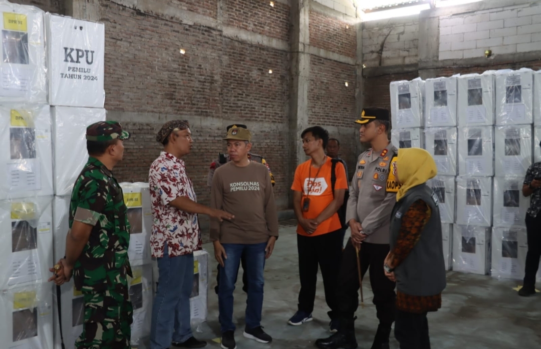 Polres dan Forkopimda Magetan Tinjau Pendistribusian Logistik Pemilu 