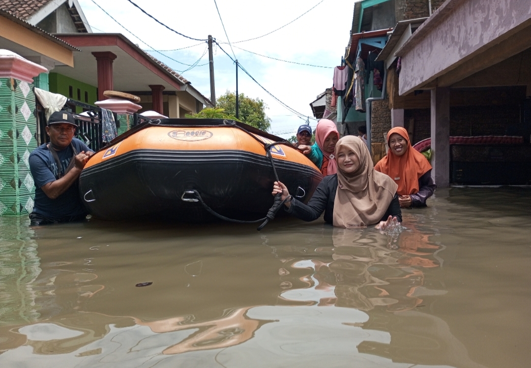 Antisipasi Banjir Susulan Saat Pencoblosan, Pemdes Kedungringin Koordinasi Dengan BPBD Dan TNI-Polri