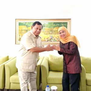Bertemu di Bandara Halim, Khofifah ucapkan Selamat kepada Prabowo Subianto Menang Telak di Quick Count