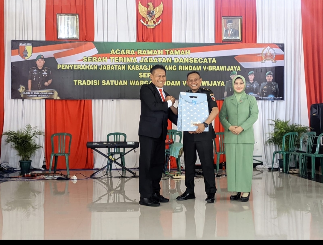 Hadiri Sertijab Komandan Secata Rindam V/Brw Ketua DPRD Magetan : ” Semoga Tercipta Sinergitas Yang Baik