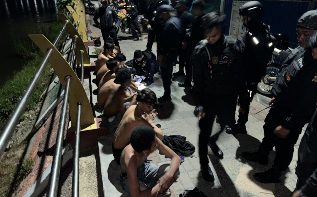 Polisi Tangkap Sepuluh Anggota Geng Motor Bersama Narkoba Tembakau Gorila