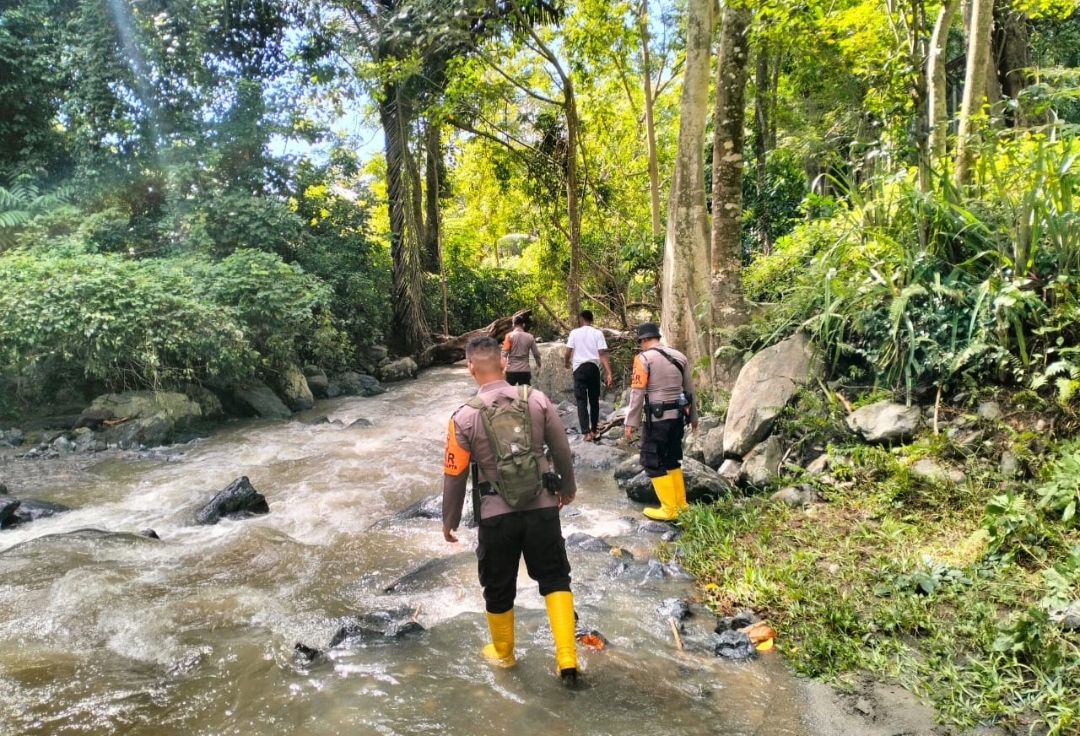 13 Remaja Terseret Arus di Air Terjun Wera, Satu Orang Meninggal 