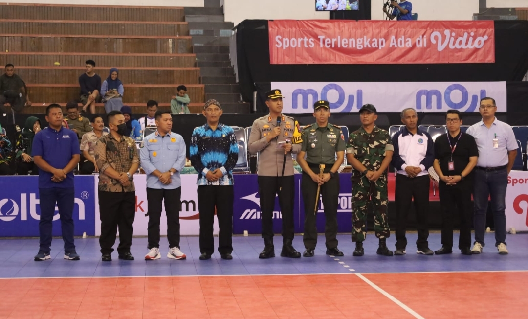 Kapolres Buka Kejuaraan Bola Voli Nusantara Cup 2024 Zona 2 Di GOR Ki Mageti