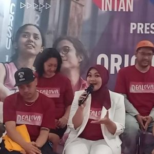 Lagu “Dealova” Dibawakan Ulang oleh Penyanyi Fadhilah Intan Lagu “Dealova” Dibawakan Ulang oleh Penyanyi Fadhilah Intan