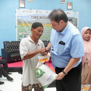 Menko Perekonomian Airlangga, Sampai Juni Targetnya 22Juta Penerima Bantuan Menko Perekonomian Airlangga, Sampai Juni Targetnya 22Juta Penerima Bantuan
