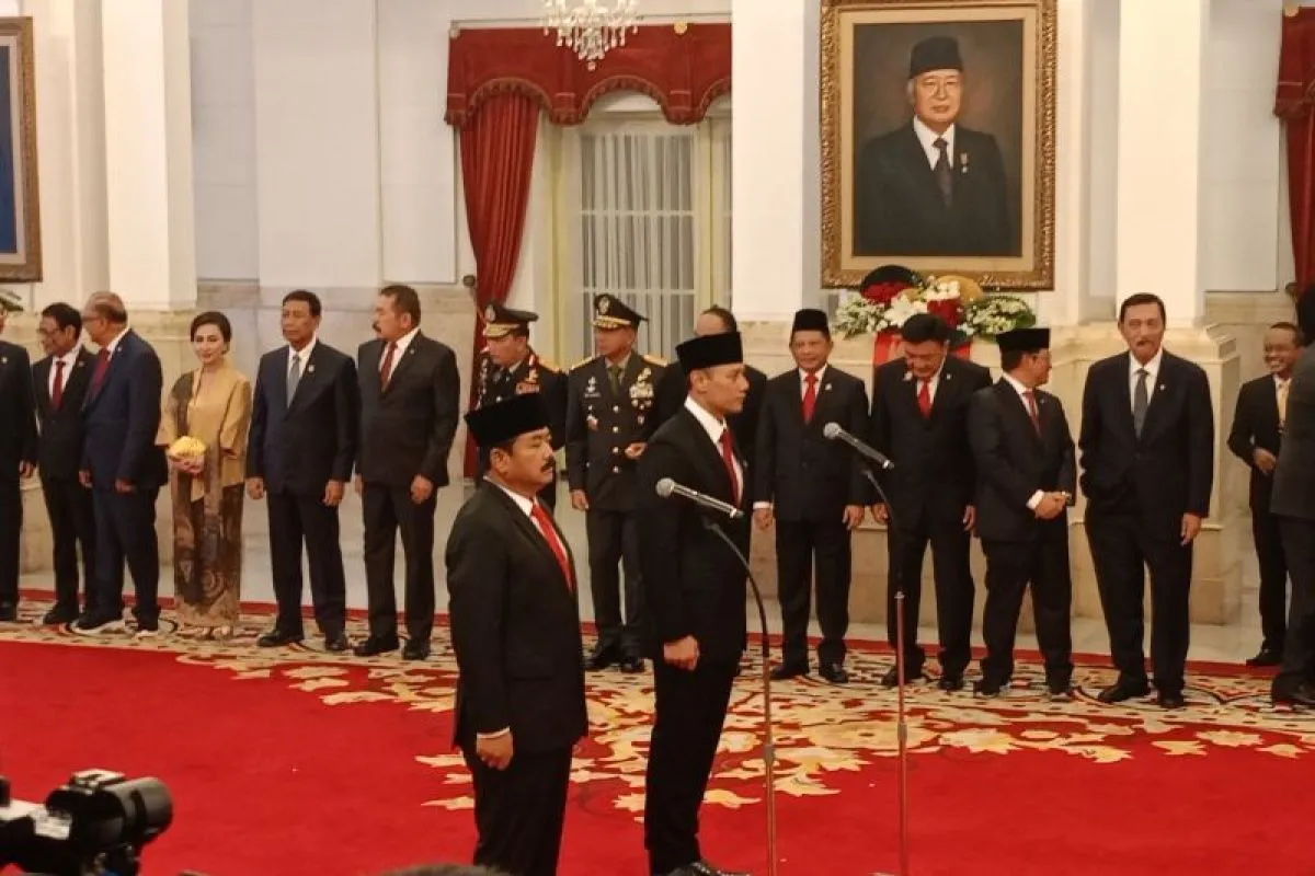 Presiden Melantik Hadi Sebagai Menko Polhukam dan AHY Jadi Menteri ATR