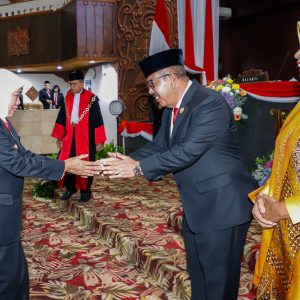 Mayjen TNI (Purn) Istu Hari Subagio Dilantik Sebagai Pimpinan DPRD Jatim Gantikan Sahat