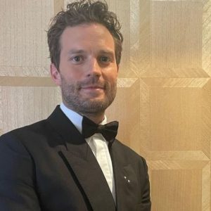 Jamie Dornan Akan Bintangi Serial Netflix Baru “The Undertow” Jamie Dornan Akan Bintangi Serial Netflix Baru “The Undertow”