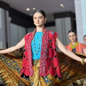 Batik Danar Hadi Kenalkan Koleksi Sekar Arumdati Untuk Idul Fitri Batik Danar Hadi Kenalkan Koleksi Sekar Arumdati Untuk Idul Fitri