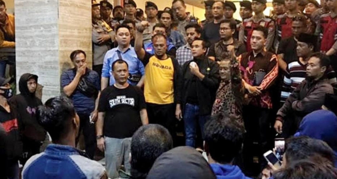 6 Ribu Suara PAN DPR RI Hilang, Suasana Jadi Mencekam Saat Ribuan Massa Demo KPUD Jember