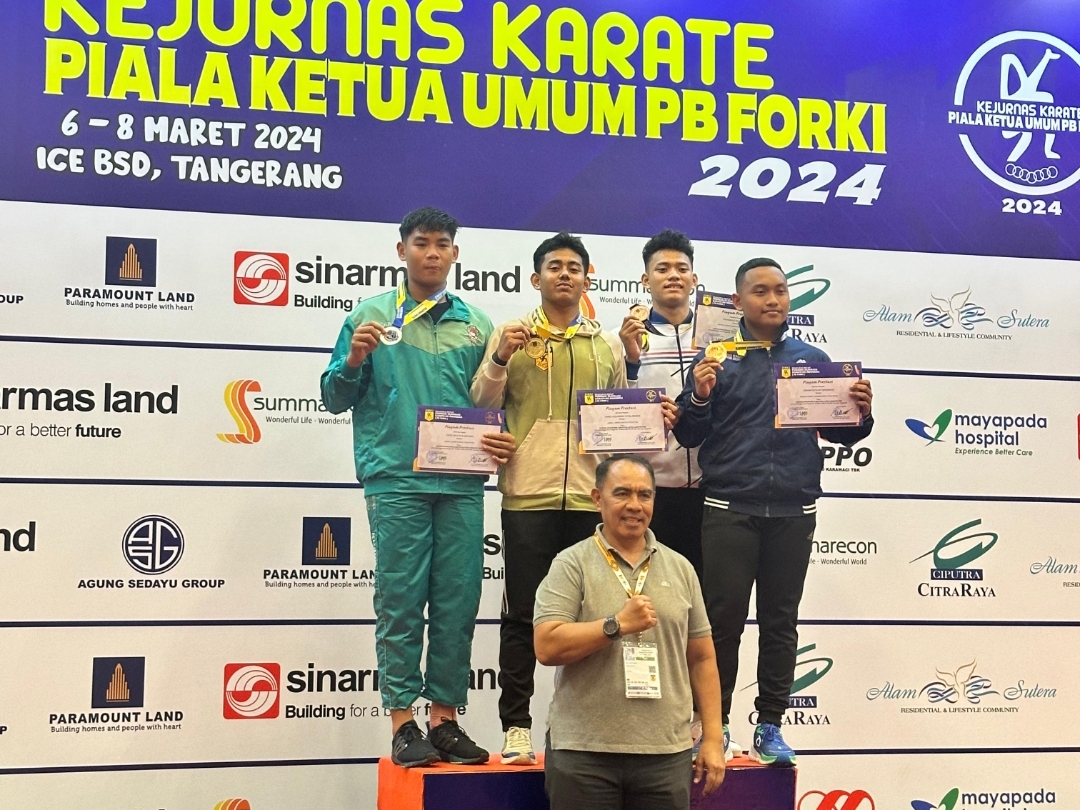 Raih Emas Kejurnas Karate, Alex Dedikasikan untuk Mendiang Pelatih Lukman Arif