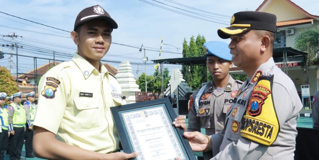 Gagalkan Peredaran Narkoba, Dua Security Mendapatkan Penghargaan dari Polresta Banyuwangi
