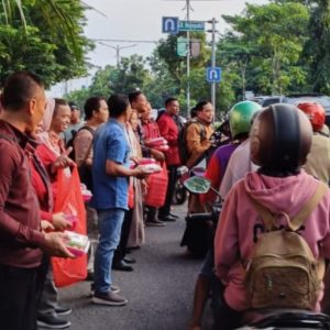 Mahasiswa RPL Sarjana Membangun Desa Prodi AP Umsida Gelar Aksi Bagi Takjil Mahasiswa RPL Sarjana Membangun Desa Prodi AP Umsida Gelar Aksi Bagi Takjil