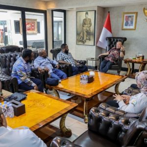 Diskusi Bersama Senator Papua, Ketua DPD RI Bicara Bangsa hingga Bola Diskusi Bersama Senator Papua, Ketua DPD RI Bicara Bangsa hingga Bola