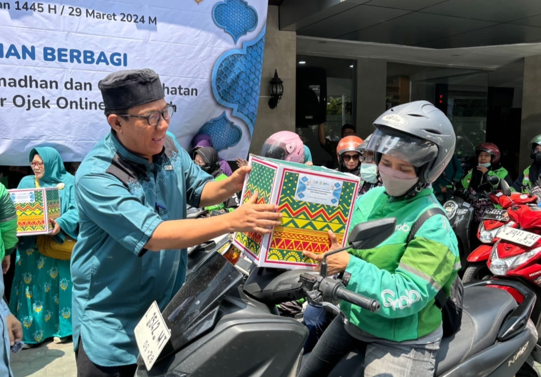 Kolaborasi DDI, RRI dan Yayasan Medisku Ceriakan Ramadhan 100 Wanita Ojek