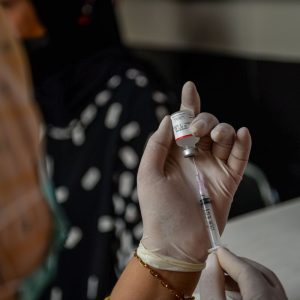 Vaksinasi Dinilai Penting Untuk Cegah Komplikasi Akibat COVID-19 Vaksinasi Dinilai Penting Untuk Cegah Komplikasi Akibat COVID-19