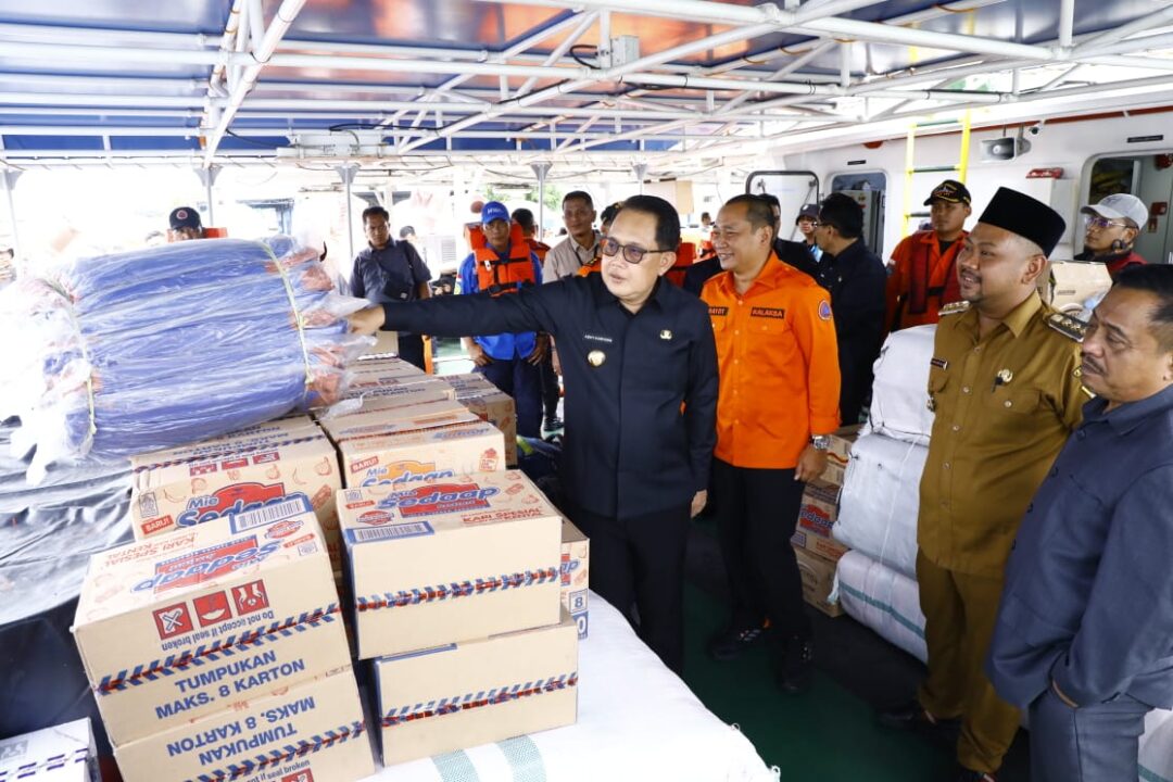 Pemprov Jatim Pastikan Kebutuhan Dasar Pengungsi Bawean Tercukupi