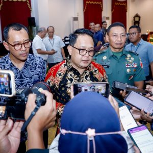 Rakor dengan Pertamina Hadapi Ramadhan 1445 H, Adhy Karyono : Distribusi BBM dan LPJ di Jatim Mencukupi Rakor dengan Pertamina Hadapi Ramadhan 1445 H, Adhy Karyono : Distribusi BBM dan LPJ di Jatim Mencukupi