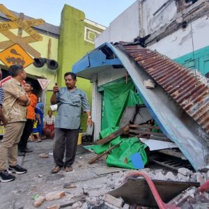 Korban Luka dan Kerusakan Bangunan Dampak Gempa Tuban Korban Luka dan Kerusakan Bangunan Dampak Gempa Tuban