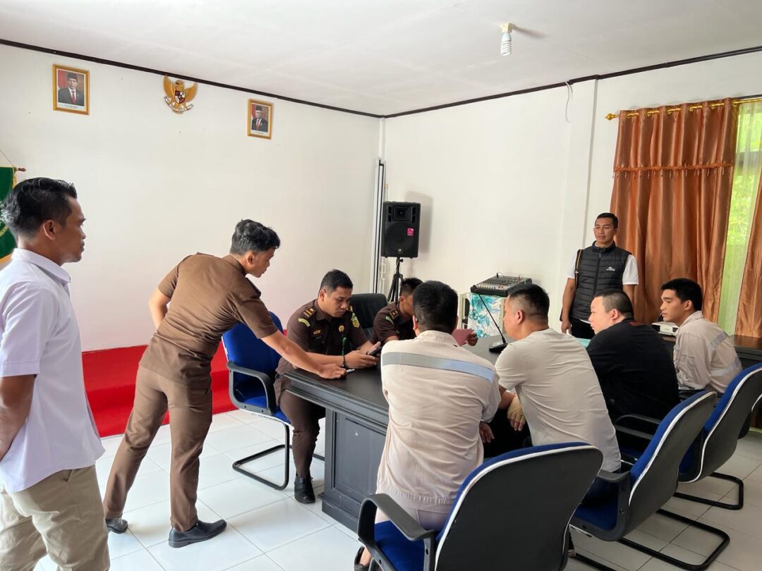 Dinyatakan P21, Polisi Serahkan Dua WNA China ke Kejaksaan Morowali