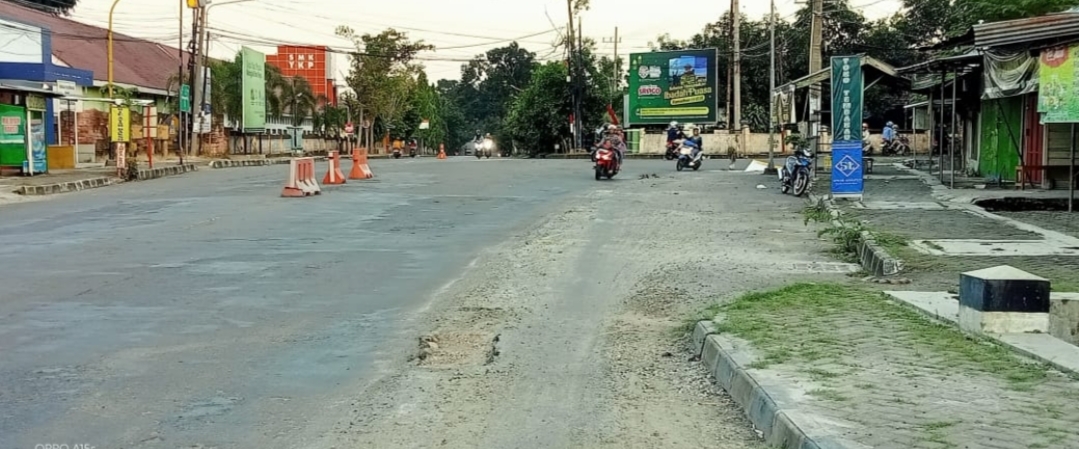 Sebabkan Kerusakan Jalan, Kadis PUPR Magetan : Diduga Perusahaan Galian Kabel Tidak Bertanggung Jawab 