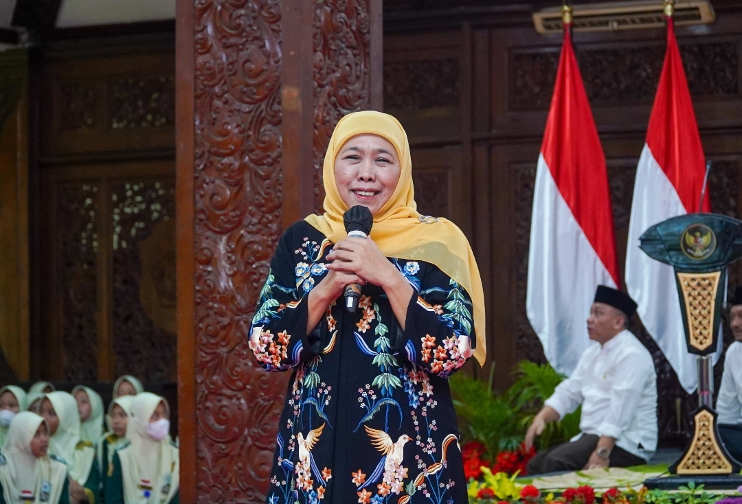 Tingkat Kesukaan Masyarakat Jatim pada Khofifah Hanya 39,2 %