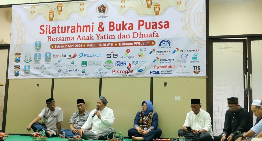 Ramadan 1445 H, PWI Jatim Gelar Bukber dan Santuni Puluhan Anak Yatim