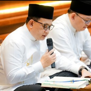 Khotmil Qur’an Bersama Kepala OPD di Malam ke 25 Ramadan, Pj. Gubernur Adhy: Ikhtiar Raih Berkahnya Al Qur’an Khotmil Qur’an Bersama Kepala OPD di Malam ke 25 Ramadan, Pj. Gubernur Adhy: Ikhtiar Raih Berkahnya Al Qur’an