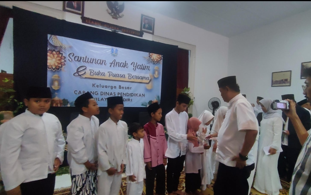 Gelar Buka Puasa, Cabang Dinas Pendidikan Wilayah Kediri Santuni Puluhan Anak Yatim Piatu